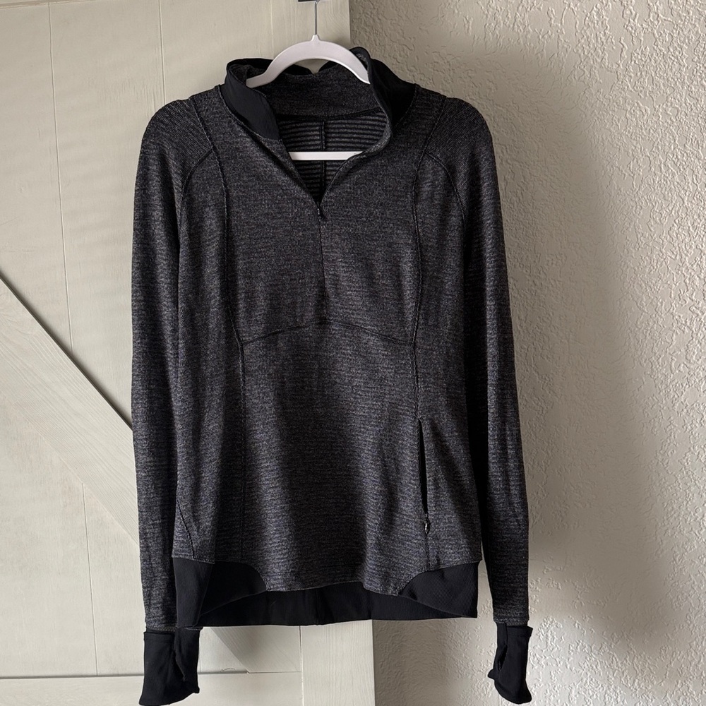 Lululemon Women's Black Long Sleeve Top